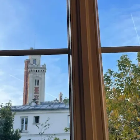 Close To Pantheon +luxembourg Garden *